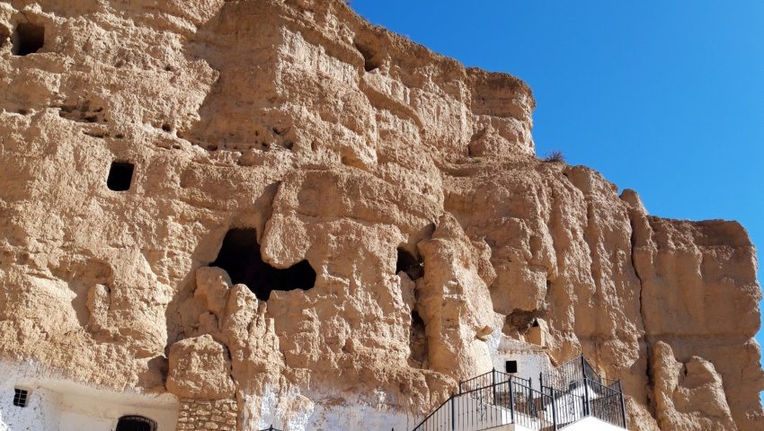Las Cárcavas de Marchal: Un viaje al corazón del Monumento Natural y el Geoparque de Granada